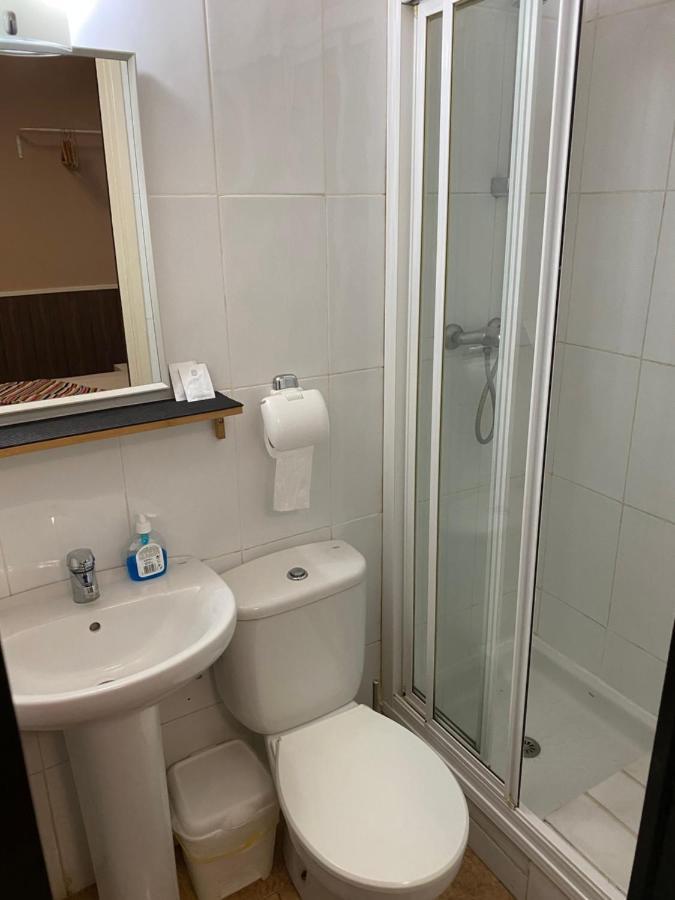 Hostal Urpi-Oklahoma Reus Kültér fotó
